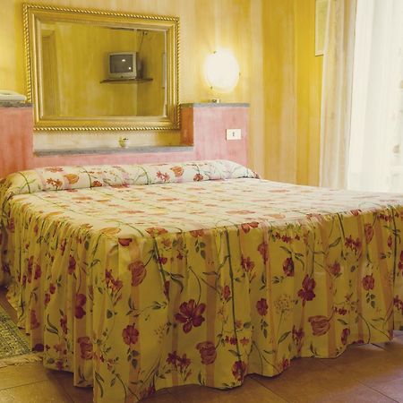 Hotel Centrale Viterbo Bagian luar foto